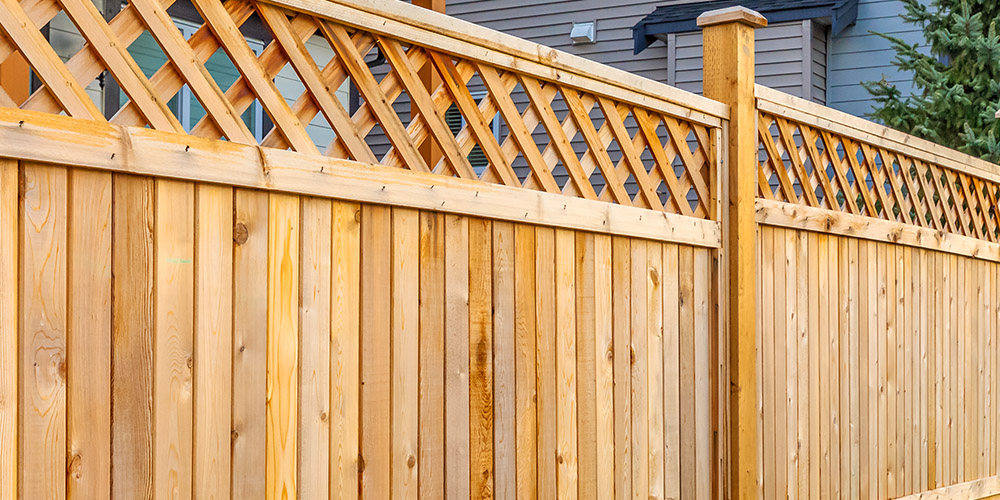 Wood fence contractor in Baltimore Metro